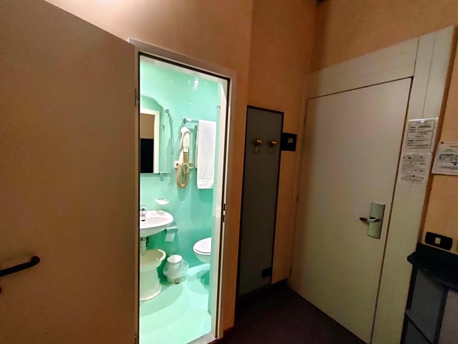 Hotel Ada