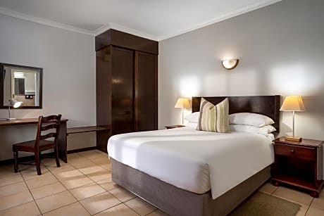 Standard Double Room with Garden View