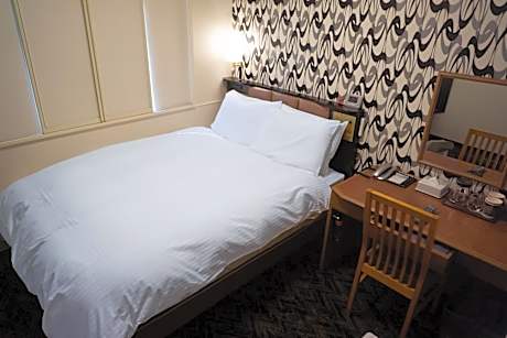 Main Building Semi Double Room - Non-Smoking
