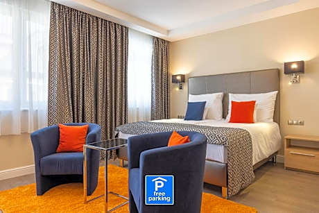 Silver Crown Hotel & Residence, Palace Quarter