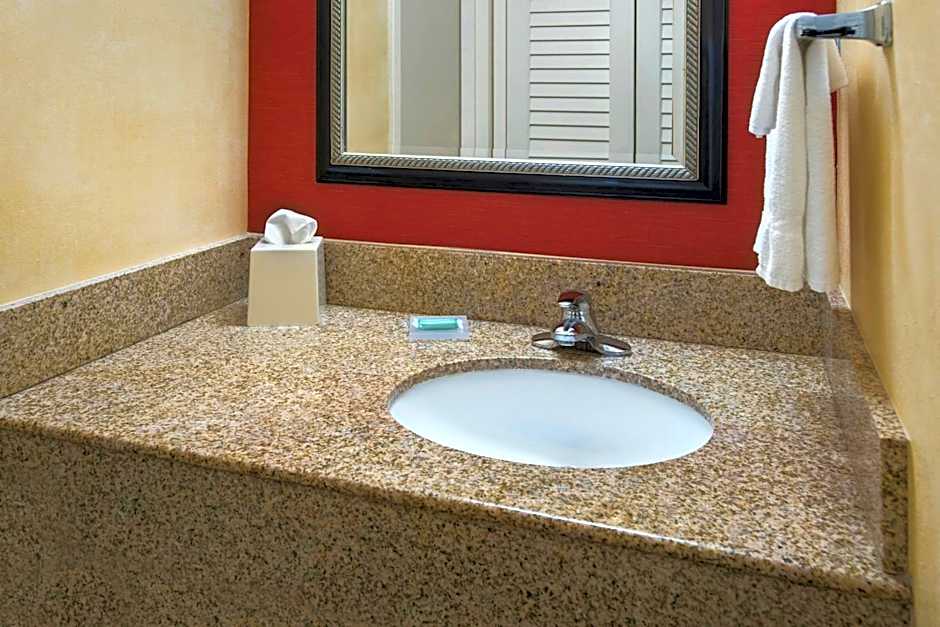 Courtyard by Marriott Mt. Laurel Cherry Hill