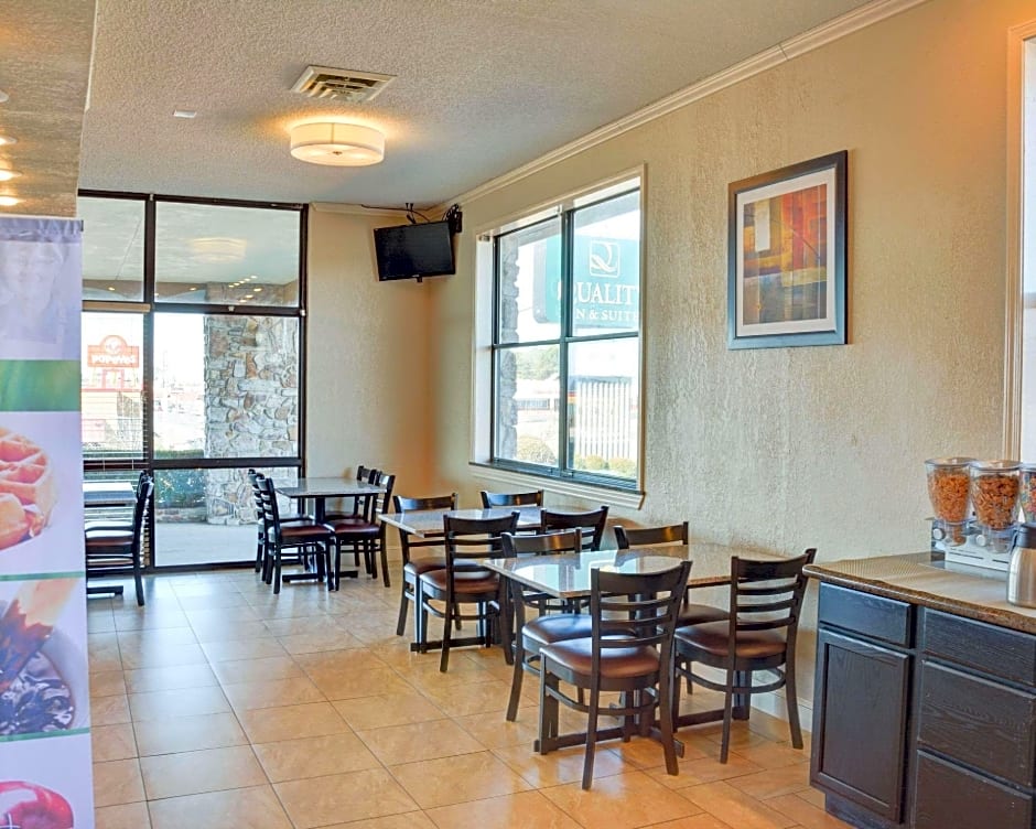 Quality Inn & Suites Hot Springs-Lake Hamilton