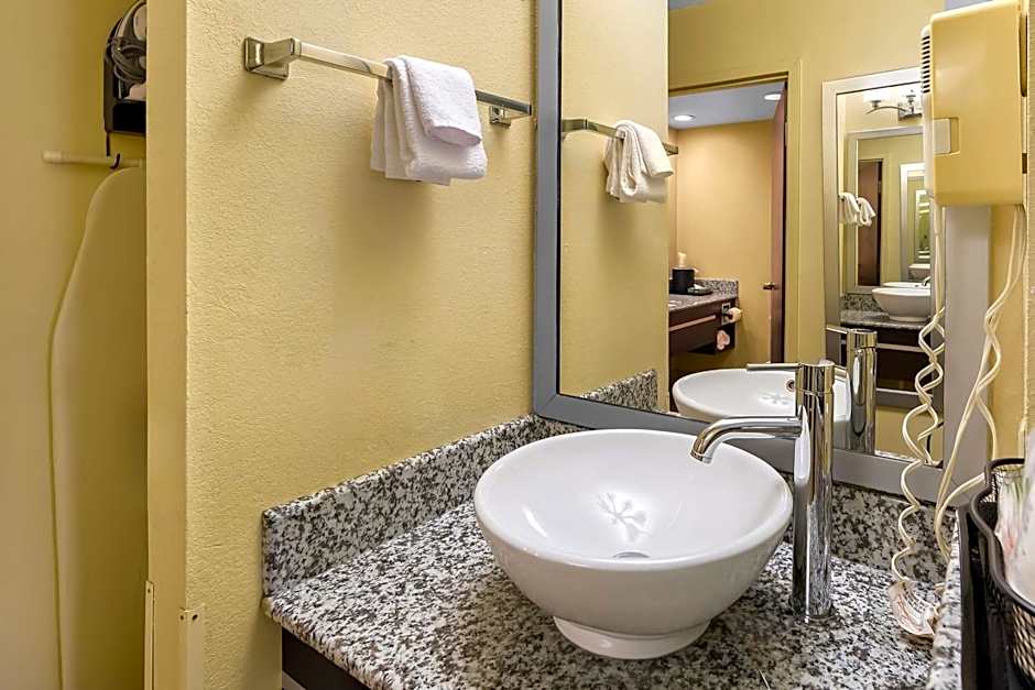 Best Western Knoxville Suites