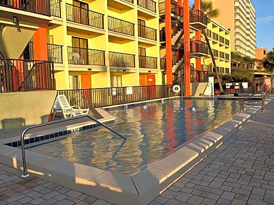 Ramada by Wyndham Panama City Beach / Beachfront