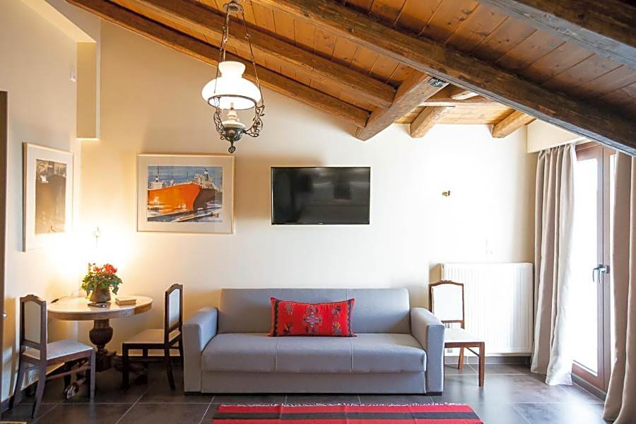 Ellinon Thea Arachova