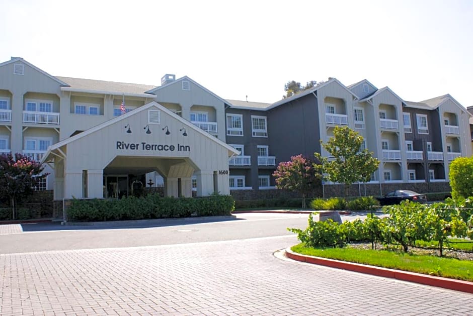 River Terrace Inn