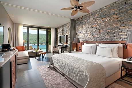 LAGUNA DELUXE ROOM SEA VIEW - SWIM UP