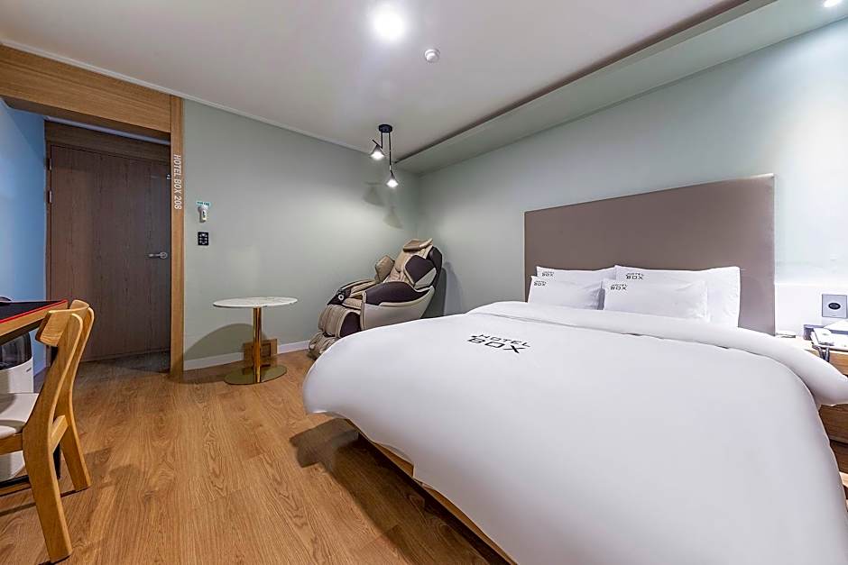 hotel box
