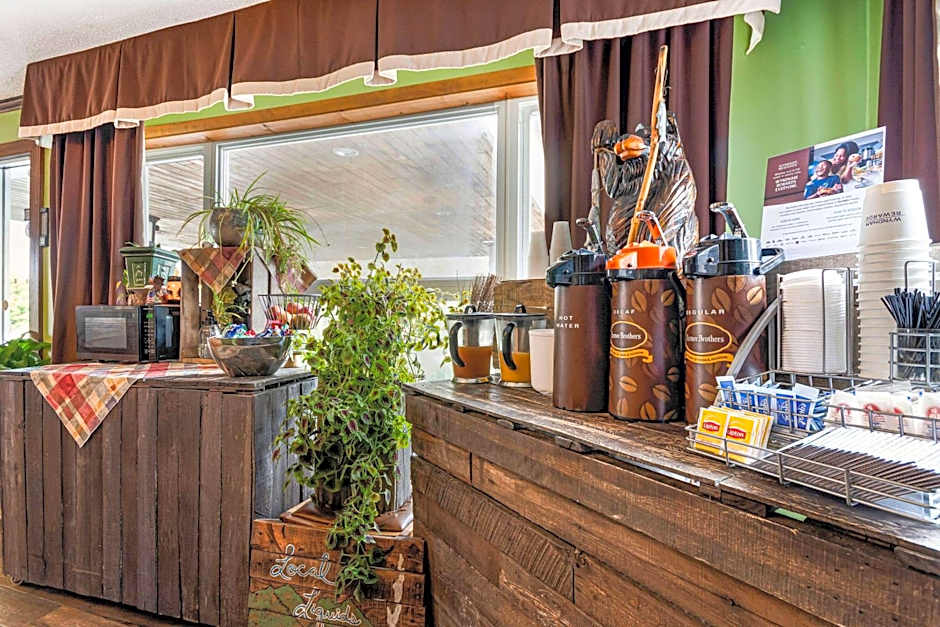 Super 8 by Wyndham Lake George/Downtown