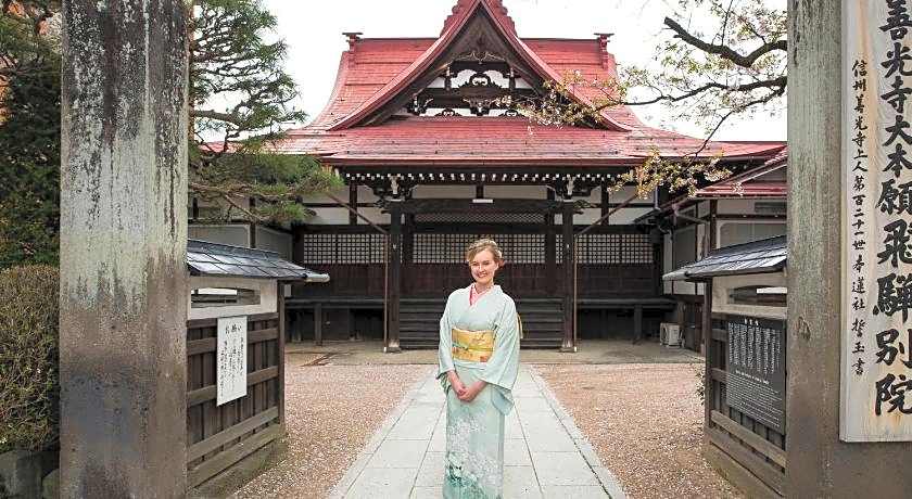 TEMPLE HOTEL TAKAYAMA ZENKOJI