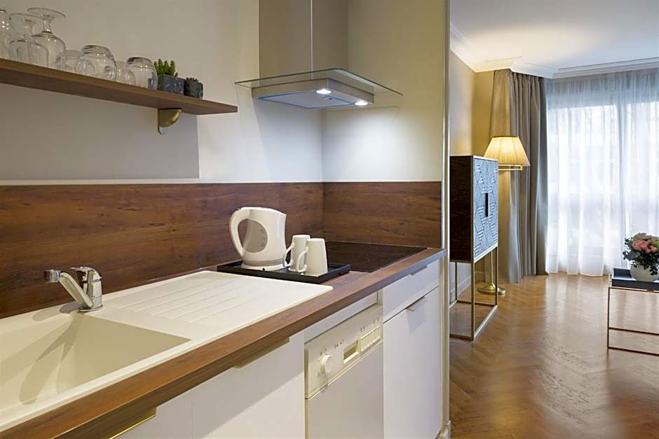 Warwick Reine Astrid - Lyon