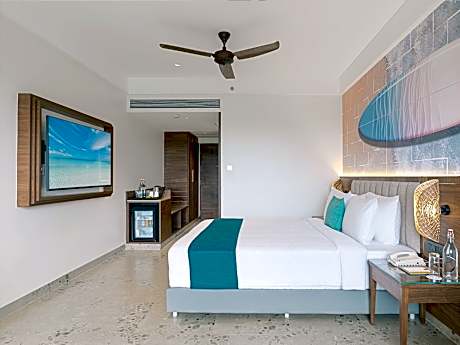 Standard King Bedroom with Balcony -  Inclusive of a 10% Discount on F&SB and a 20% Discount on Spa for all reservations staying up till 31st October