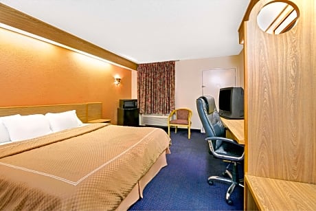 1 King Bed Mobility Accessible Room Non-Smoking