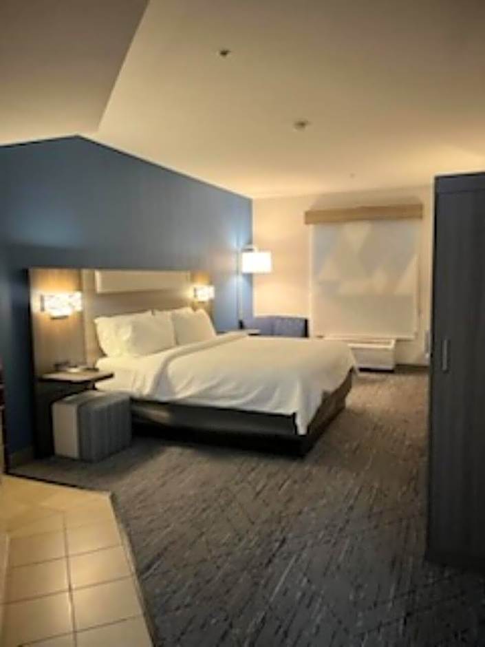 Holiday Inn Express Hotel & Suites Loveland By IHG