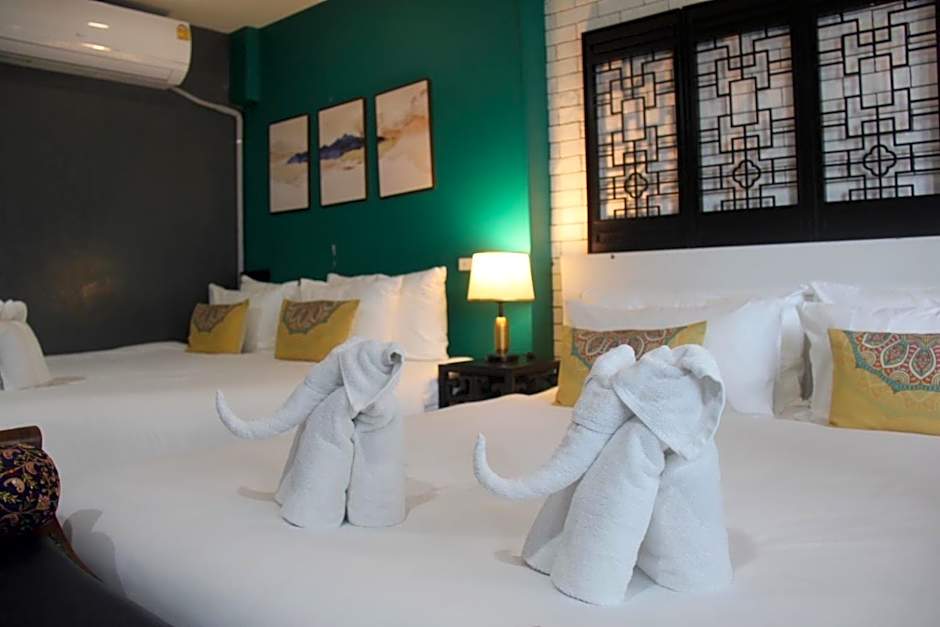 Lynlan Hostel & Cafe