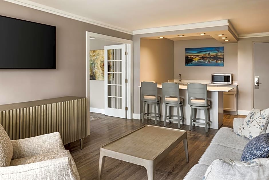 Crowne Plaza Knoxville Downtown University by IHG