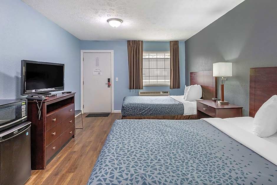 Econo Lodge Inn & Suites Sandusky South
