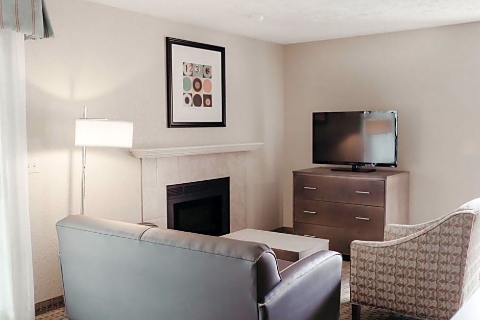 Eastland Suites Hotel & Conference Center