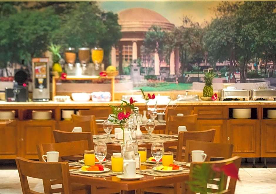 Sleep Inn Paseo Las Damas