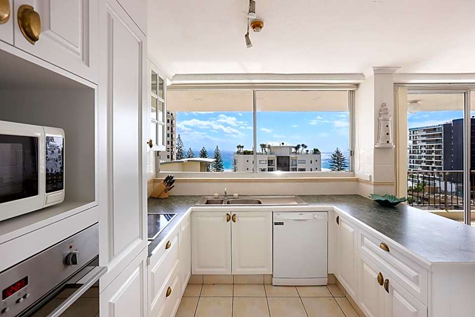 Rainbow Commodore Coolangatta