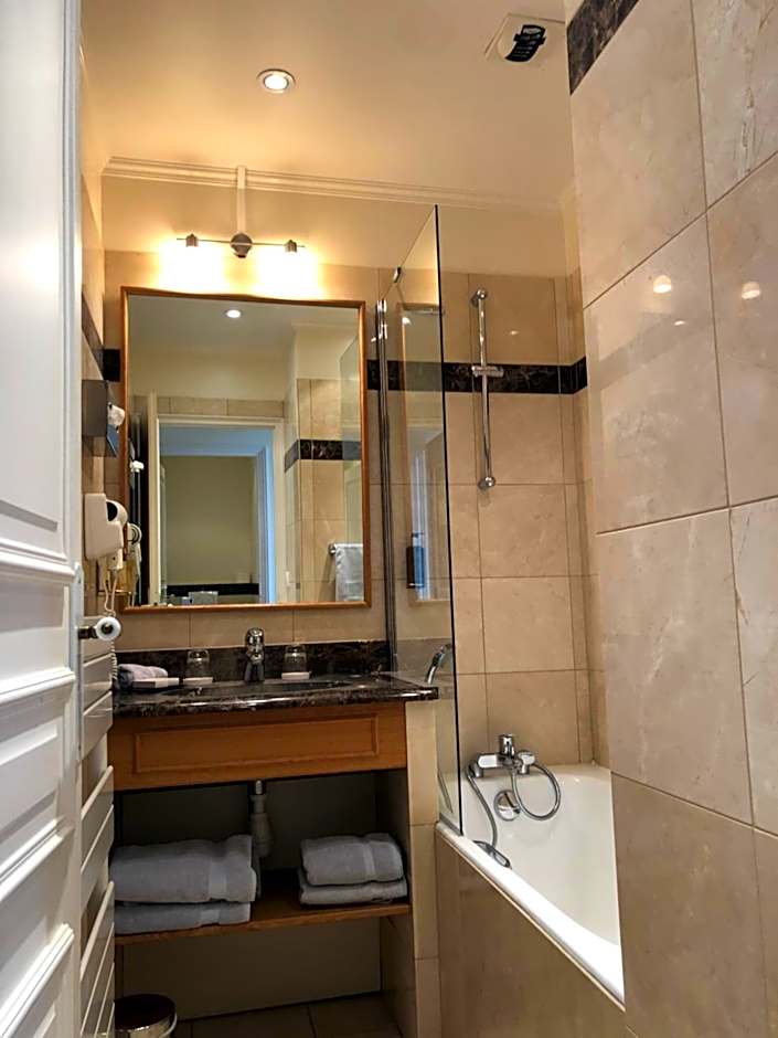 Hôtel Saint-Laurent, The Originals Relais