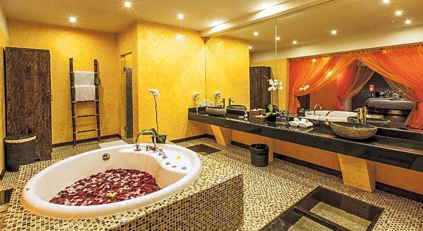 Kupu Kupu Jimbaran Beach Hotel & Spa by L'Occitane