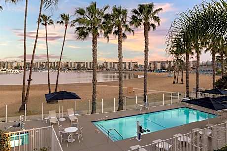 Jamaica Bay Inn Marina Del Rey Tapestry Collection by Hilton