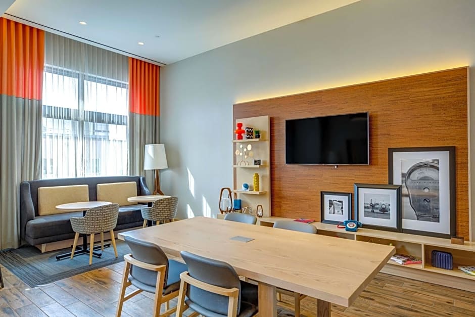 Hampton Inn By Hilton & Suites Boston-Waltham