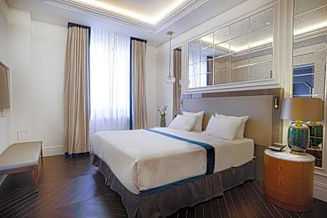1 Bedroom Executive Suite, 1 King bed, Sveta Nedelya View