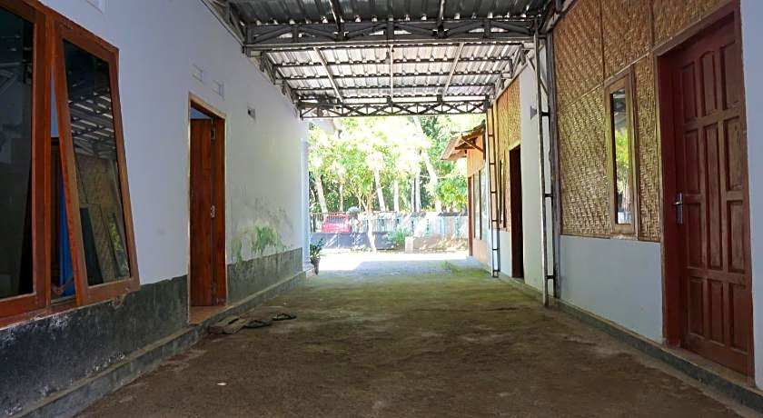 Hotel O Homestay Srikandi Pulau Merah BeachNearPantai Pancer