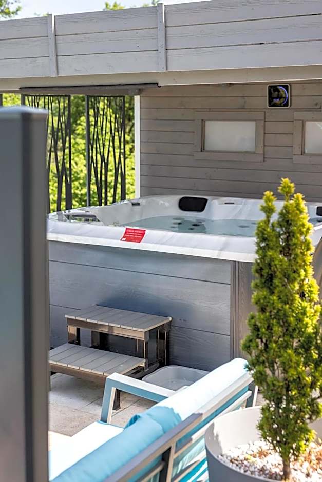 "Notre Bastide" Maison et table d'hôtes sur réservation, Piscine, Climatisation, Jacuzzi, Prise pour VE
