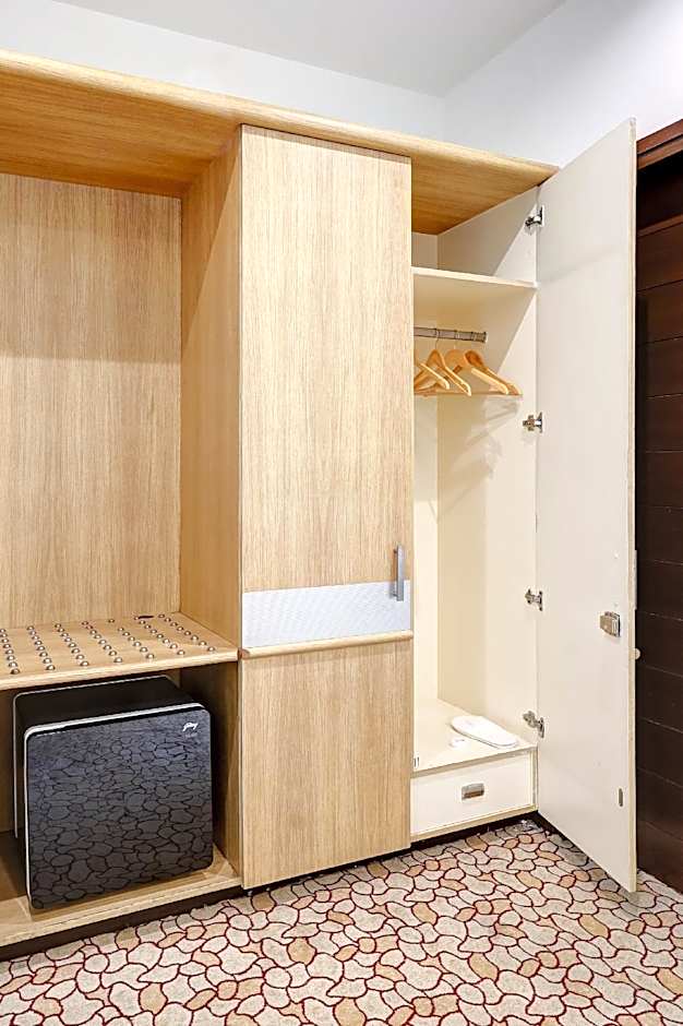 Hotel 91 Golf Course Road