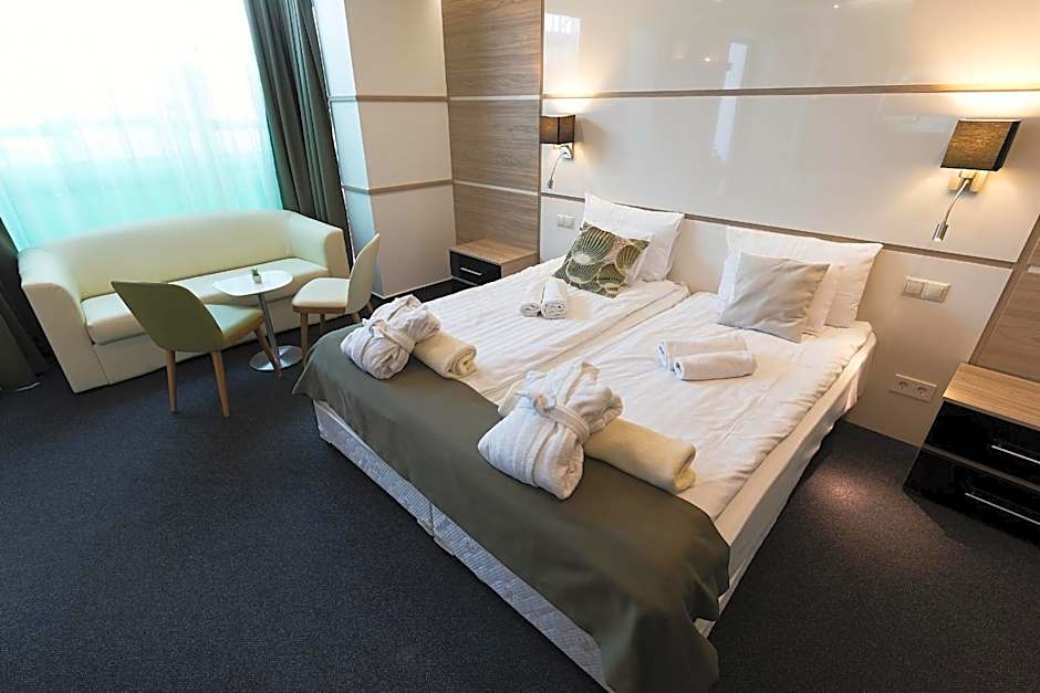 Hotel Zena Beauty & Shopping Center