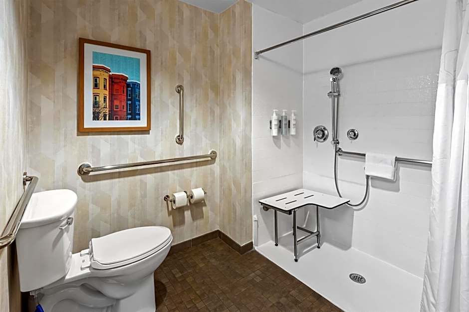 Hampton Inn By Hilton & Suites Glenarden/Washington DC
