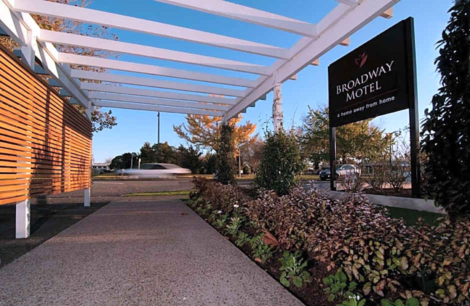 Broadway Motel & Miro Court Villas
