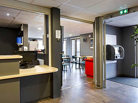 HOTEL F1 Massieux