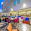 La Quinta Inn & Suites by Wyndham Waco Downtown - Baylor