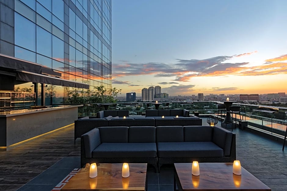 Raffles Makati Hotel