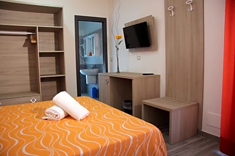 Triple Room with Private Bathroom