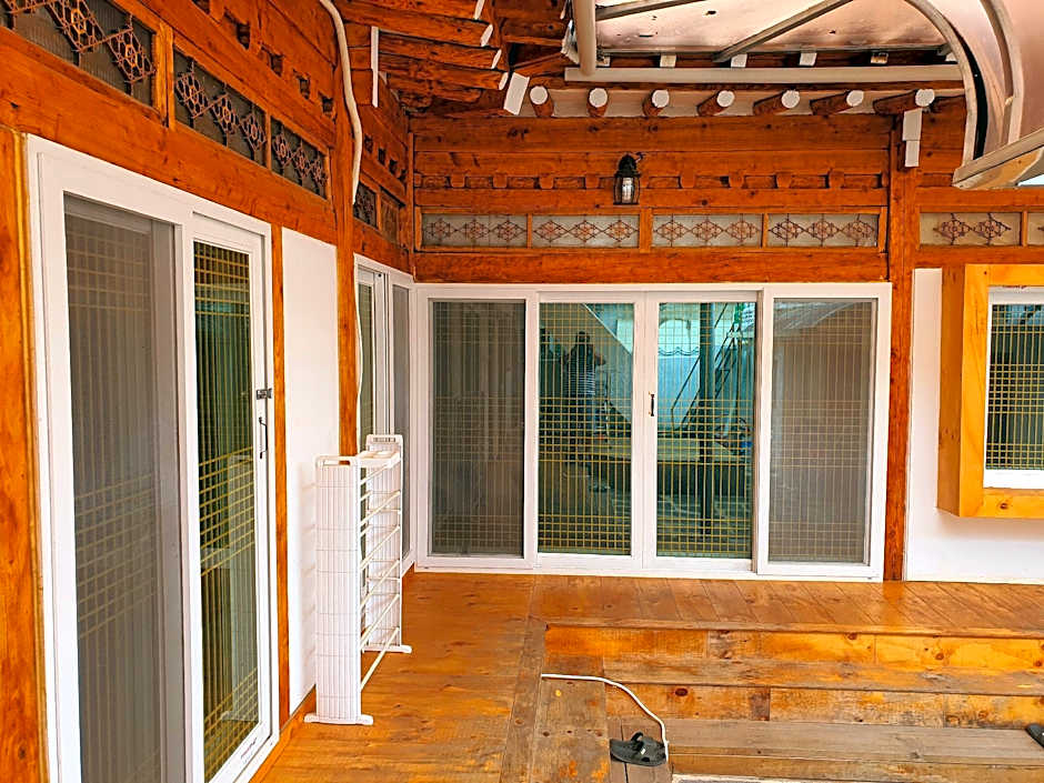 Hwangridangil Adamjeong Hanok Stay