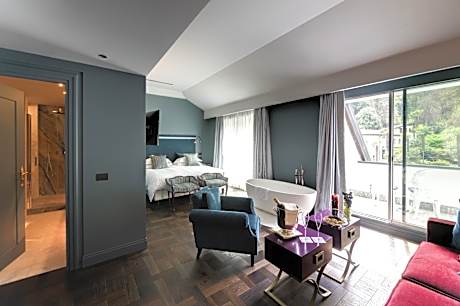 Junior Suite with Garden View