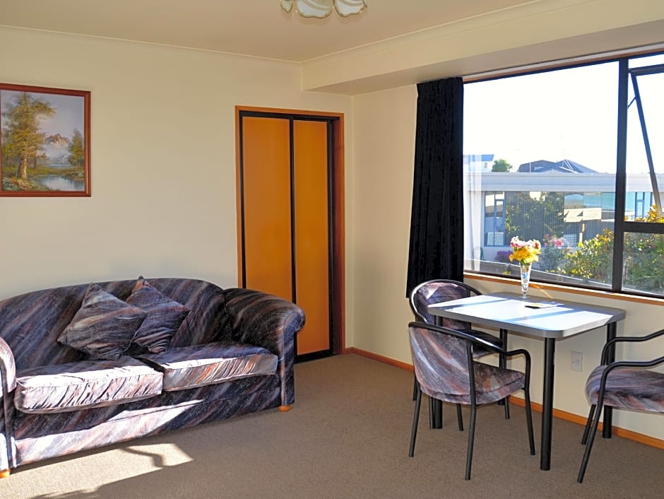 Photo 1 of 1 of 2 Bedroom Suite