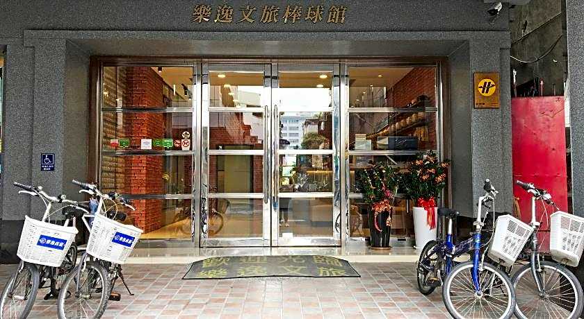 La Hotel-Baseball Theme Hall