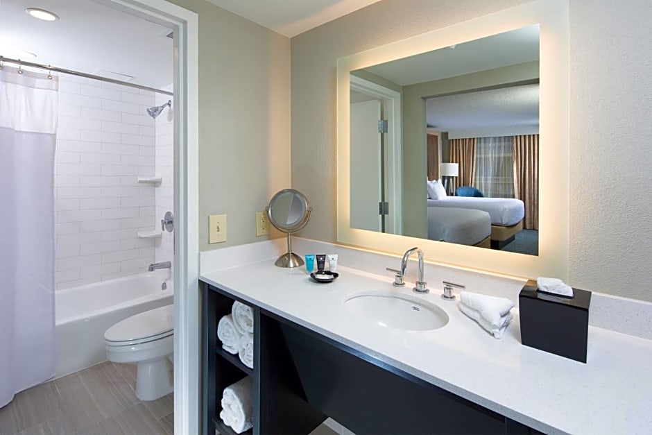 Crowne Plaza Melbourne-Oceanfront, an IHG Hotel