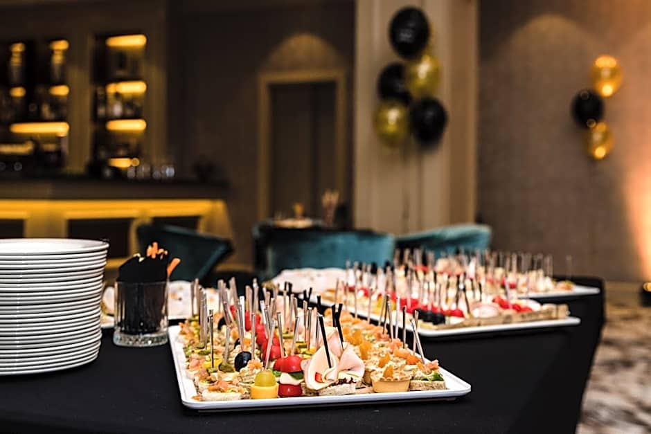 Astoria Grand Hotel