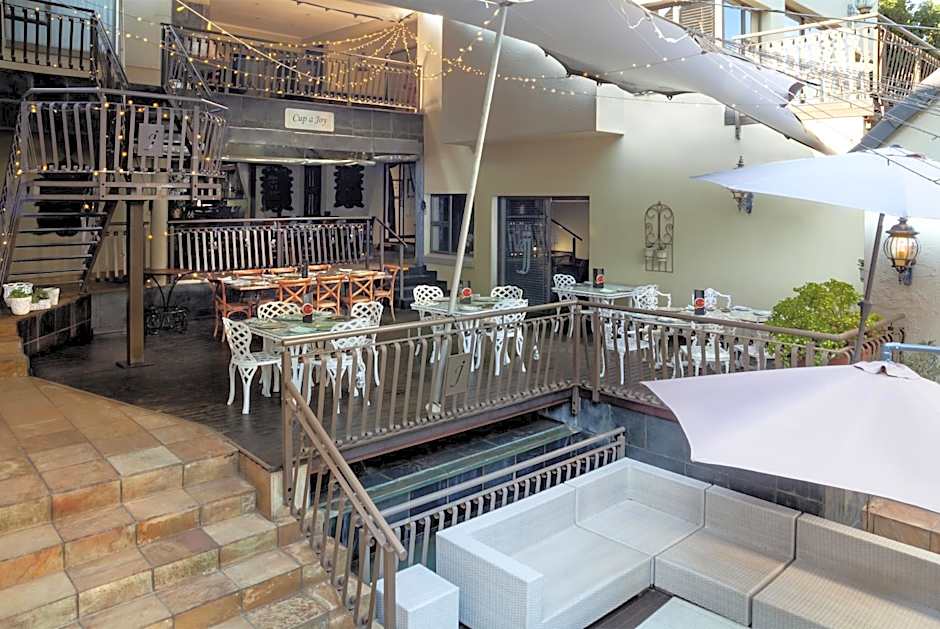 InnJoy Boutique Hotel