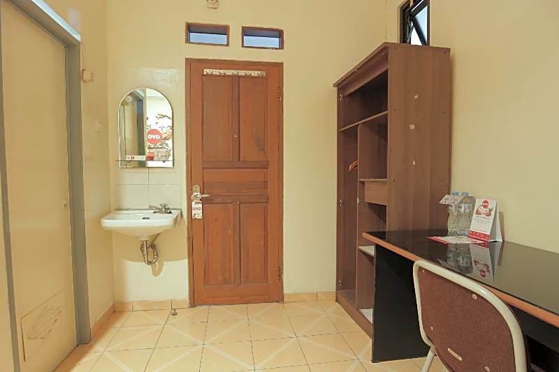 OYO 196 Horizone Residence