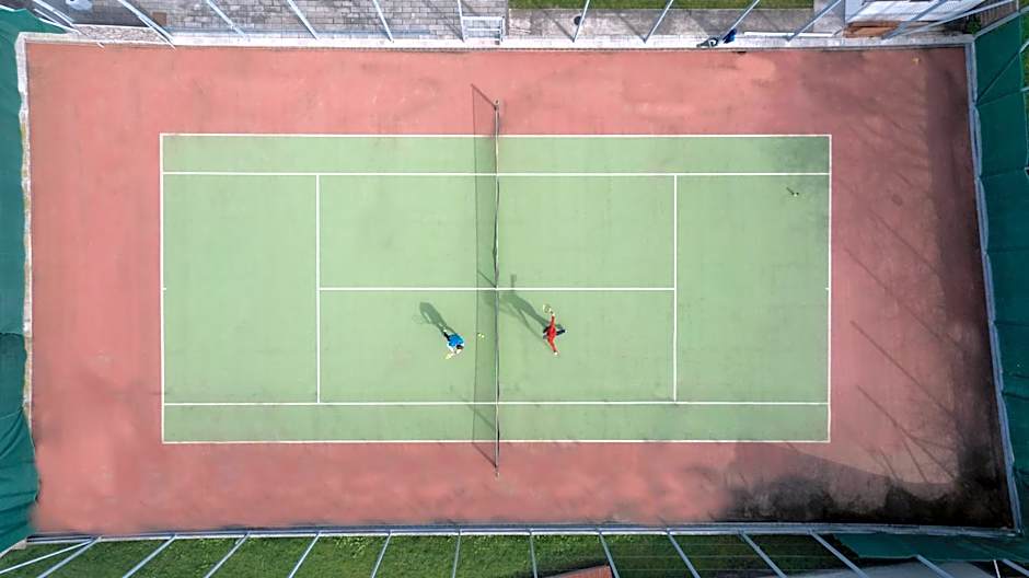 Eleven Business & Sport Hotel