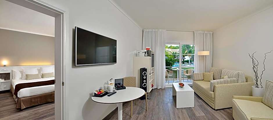 Photo 1 of 7 of Suite