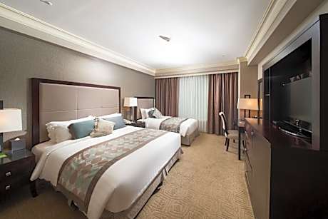 Deluxe Family Room